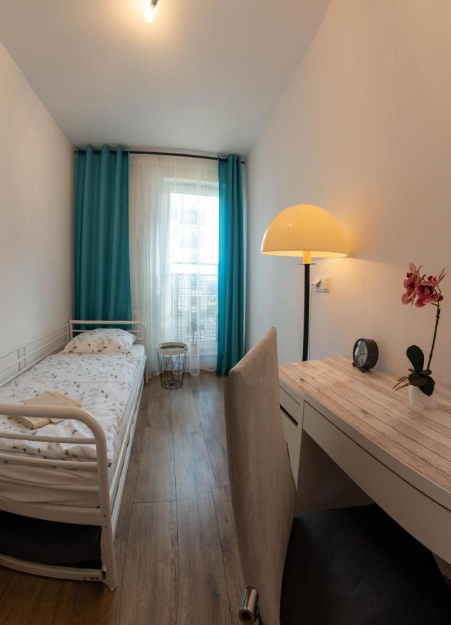 Apartament Loftowy Wypoczynek Goldair Appartement Poznań Buitenkant foto