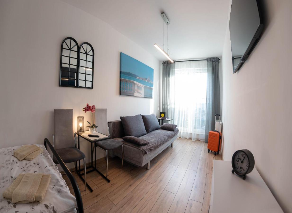 Apartament Loftowy Wypoczynek Goldair Appartement Poznań Buitenkant foto